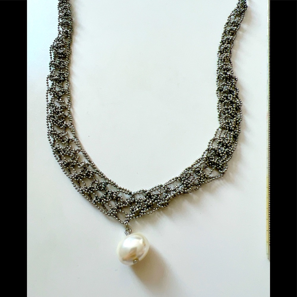 Metallic & Pearl necklace